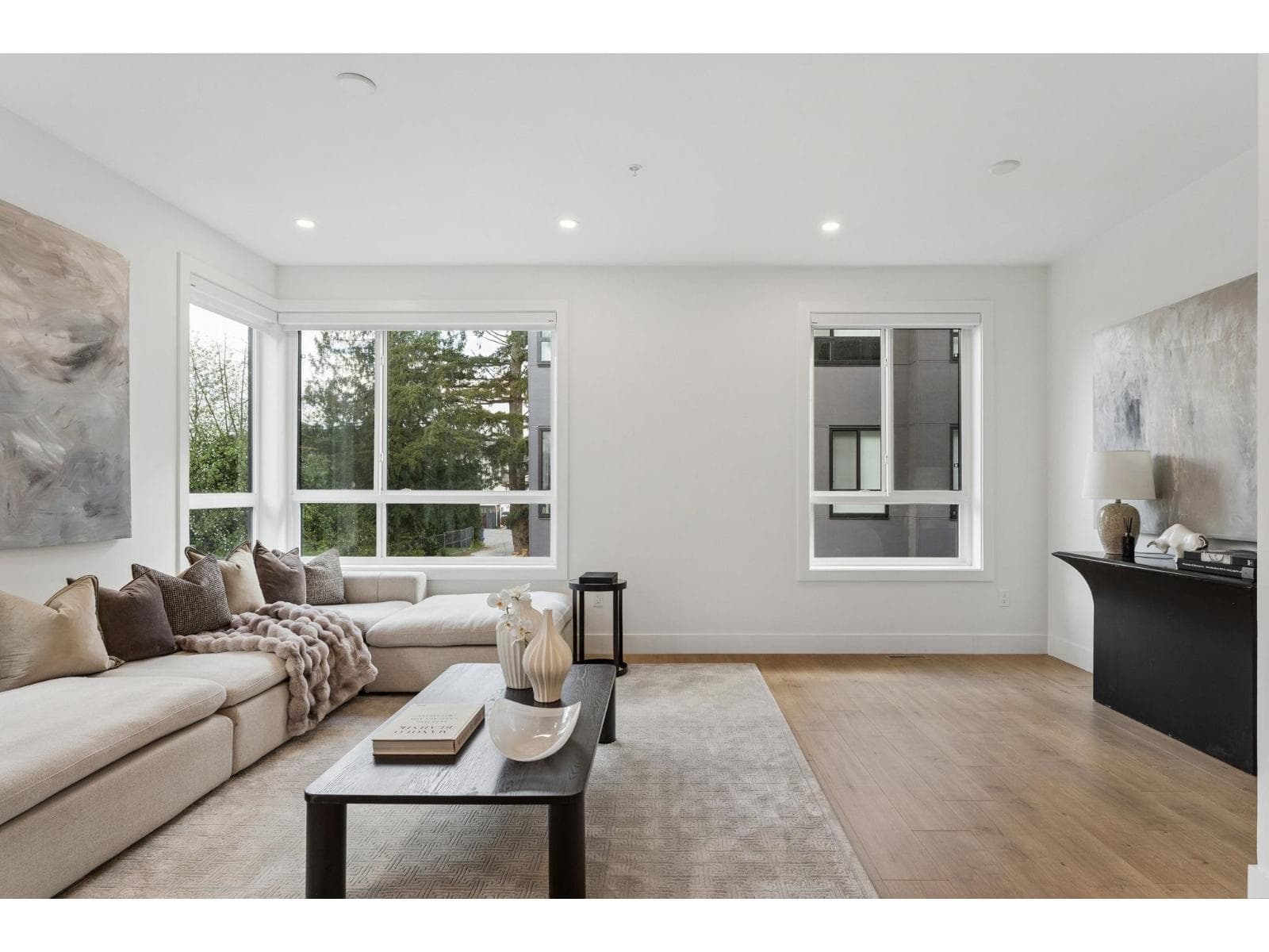 7 19667 55A AVENUE photo 3