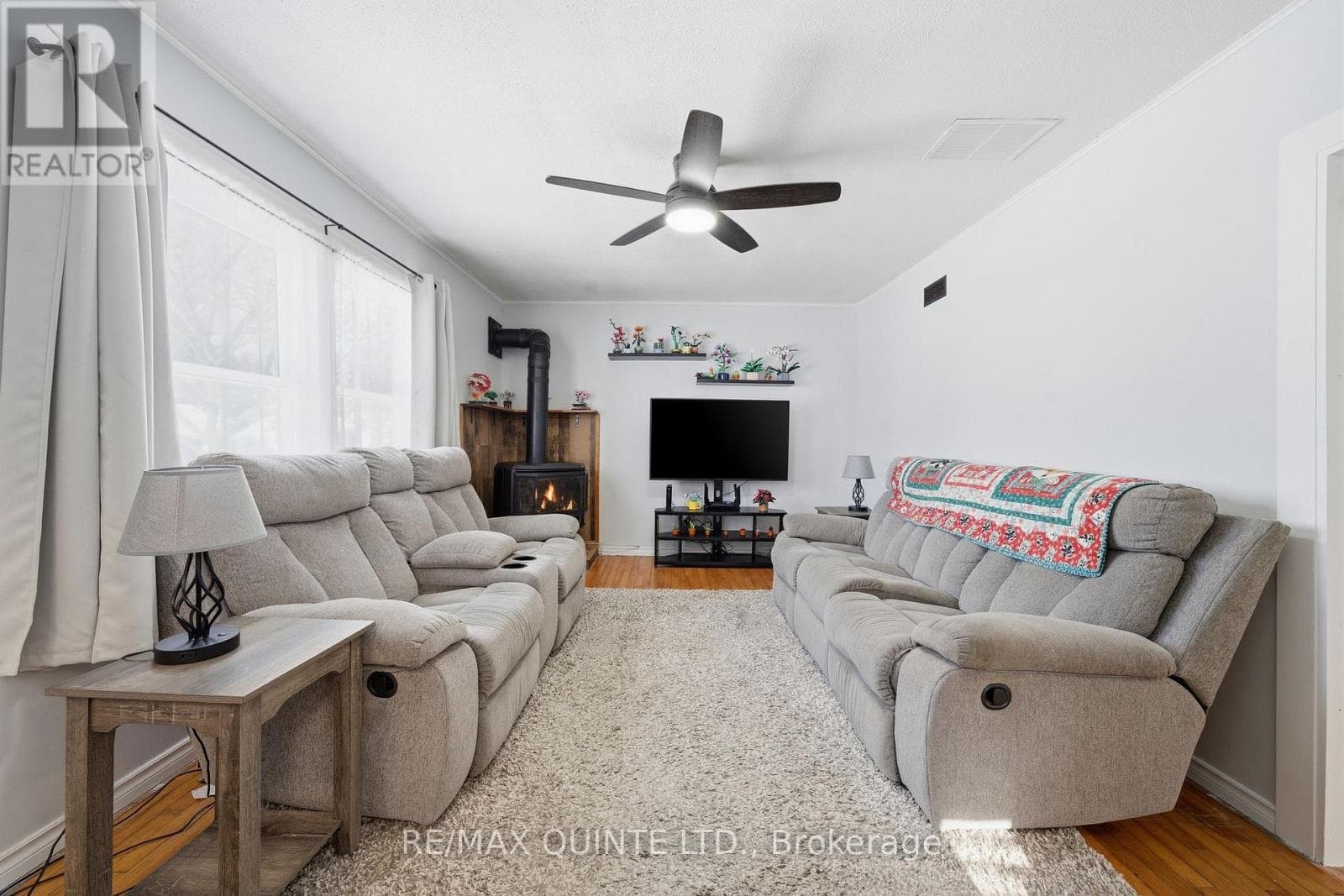 35 KERR CRESCENT photo 5