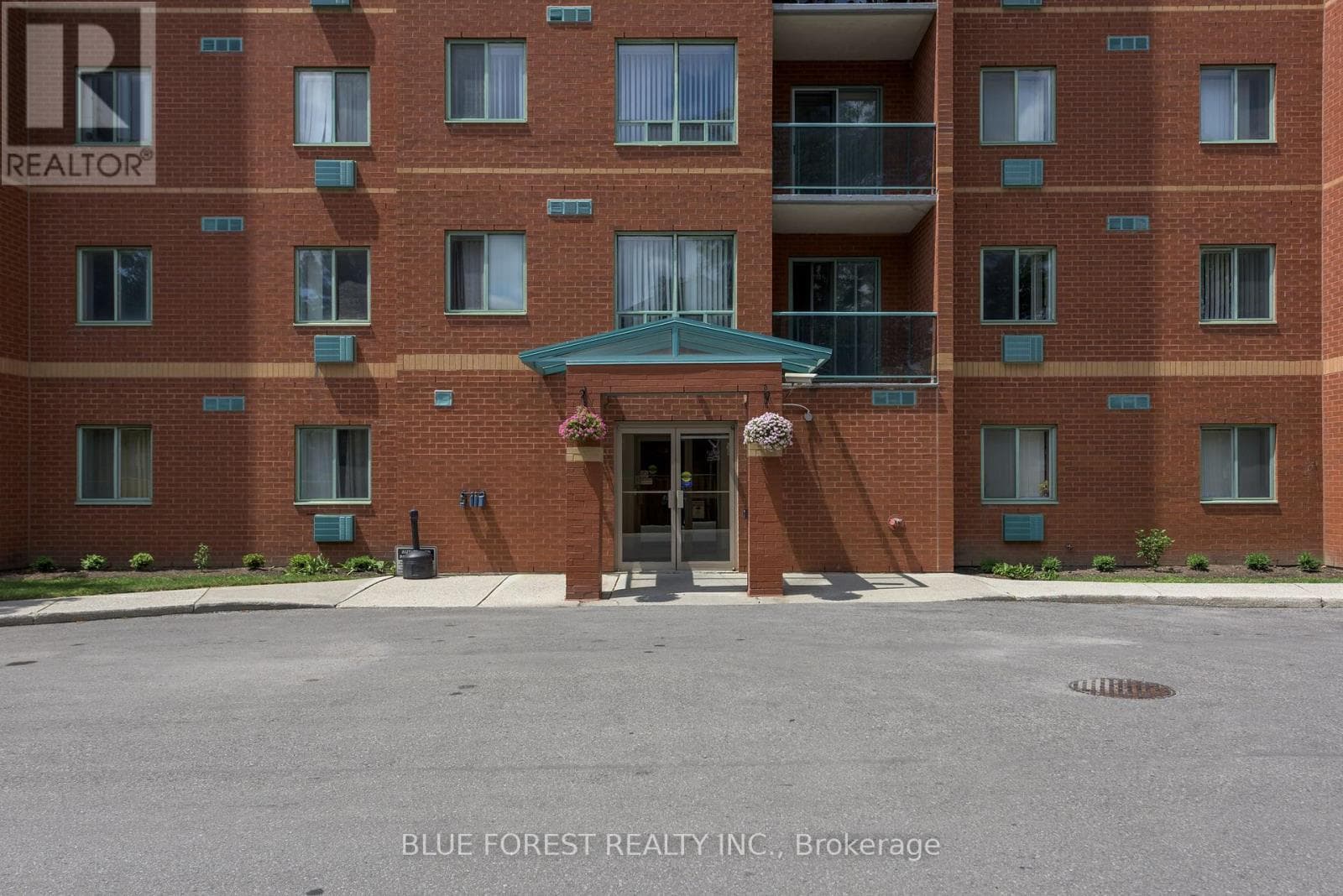 1105 - 76 BASE LINE ROAD W photo 3