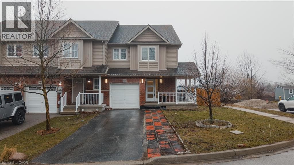 147 KEMP Crescent photo 2