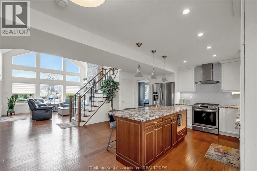 18334 Marine Park DRIVE photo 4
