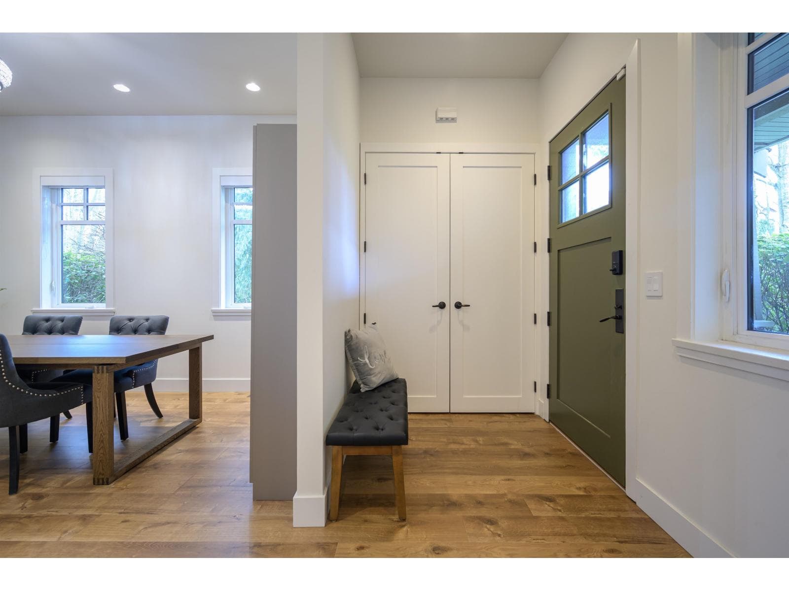 30 3122 160 STREET photo 2