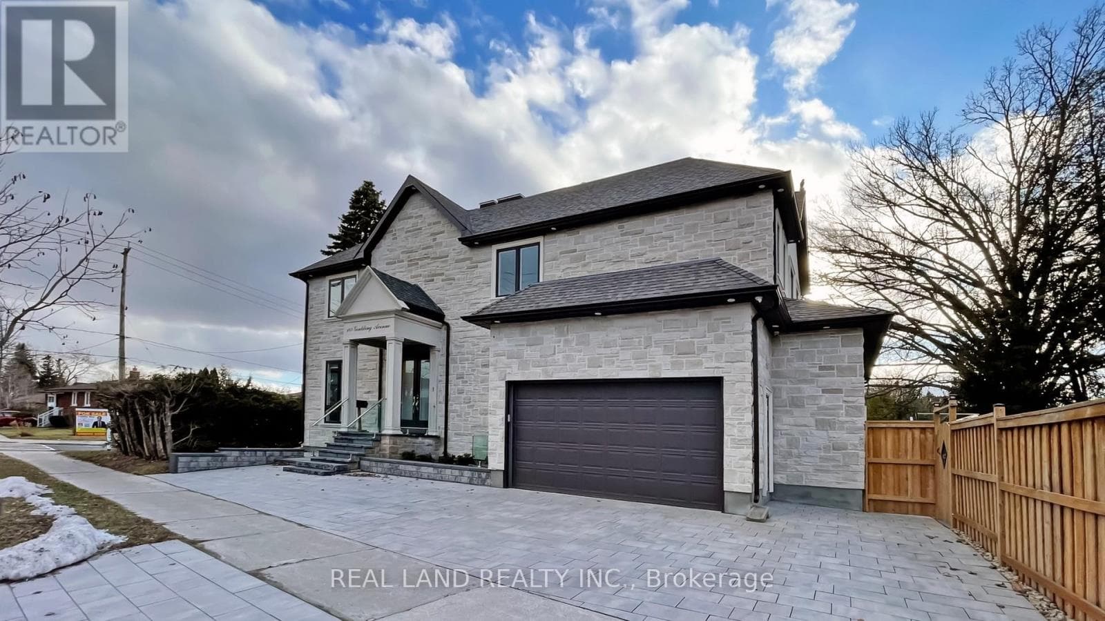180 GOULDING AVENUE photo 4