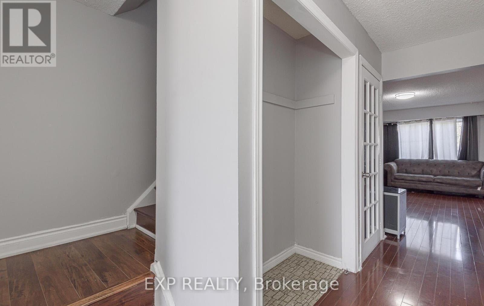 225 BARONWOOD COURT photo 4