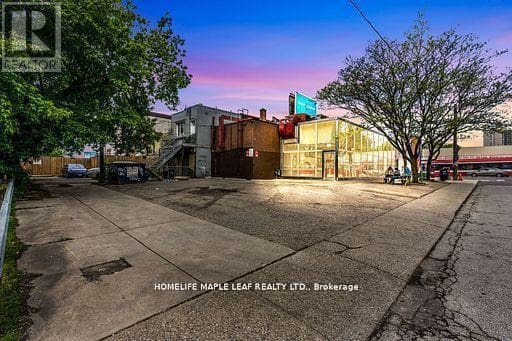 1471 EGLINTON AVENUE W photo 2
