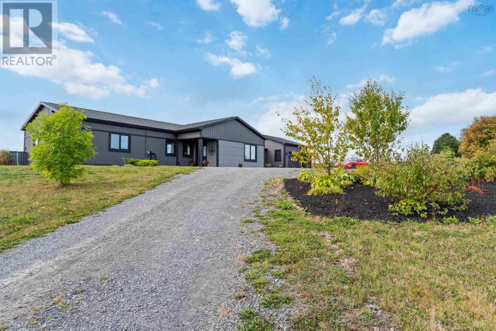 1144 Avondale Road photo 2