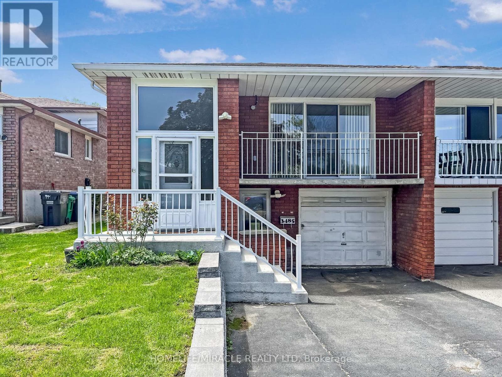 3485 OAKGLADE CRESCENT photo 2
