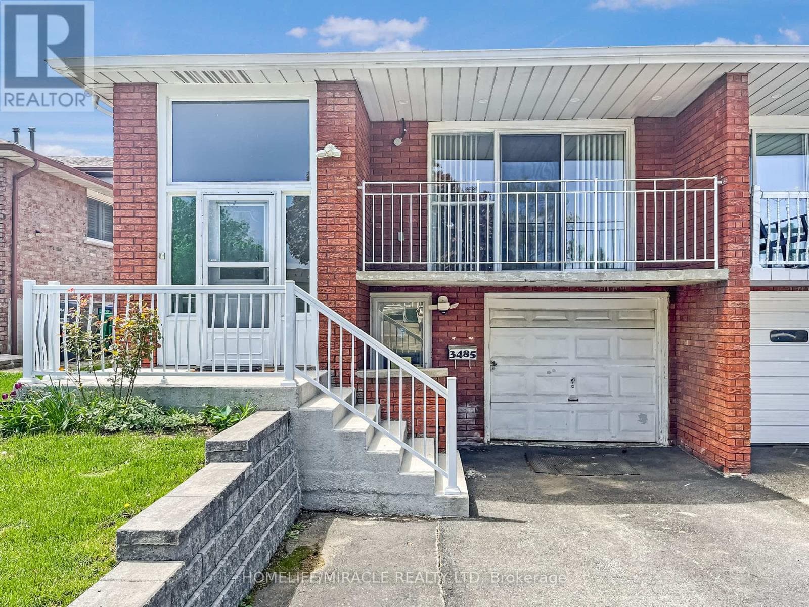 3485 OAKGLADE CRESCENT photo 3