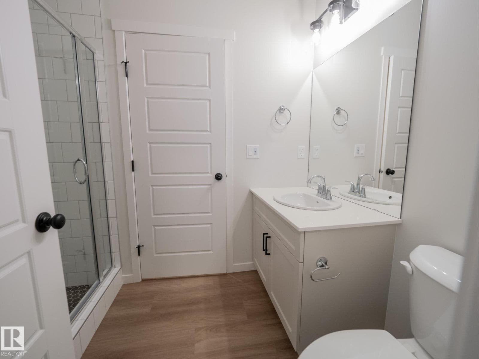 947 18 AV NW photo 5