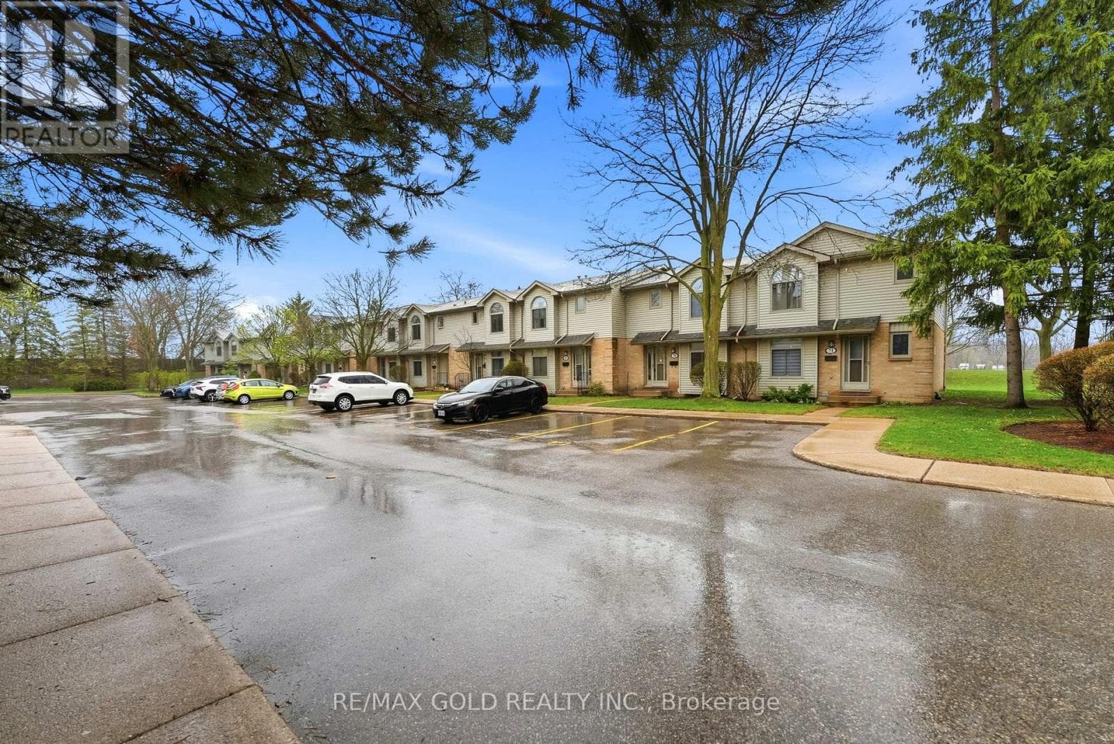 70 - 141 CONDOR COURT photo 4