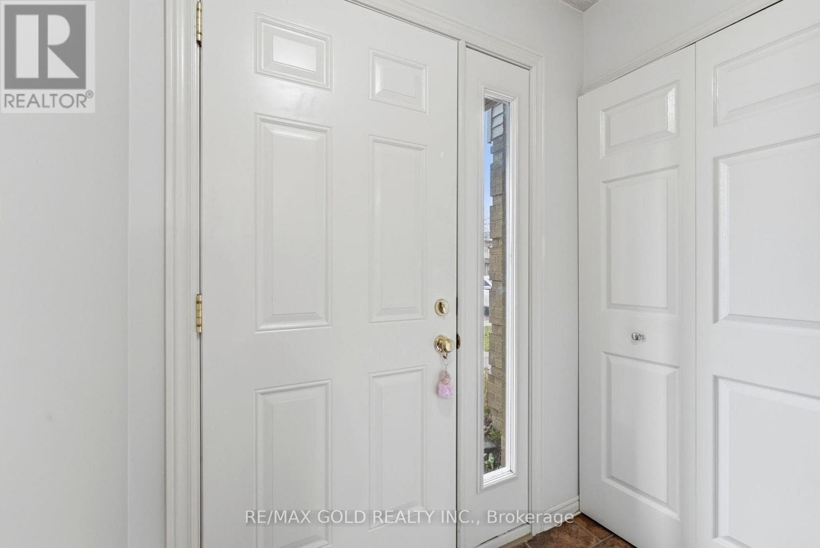 70 - 141 CONDOR COURT photo 5