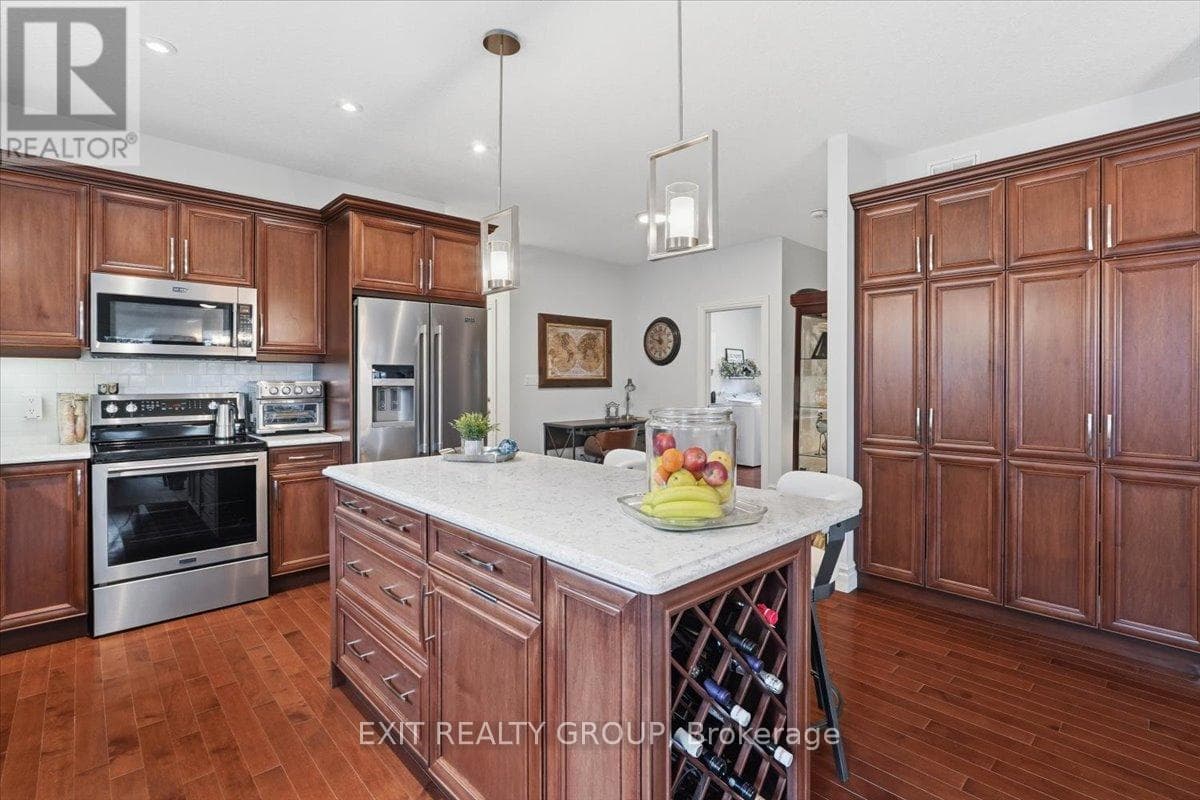 12 DORCHESTER DRIVE photo 4