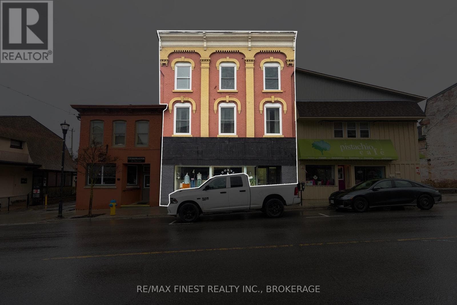 84 KING STREET E photo 3