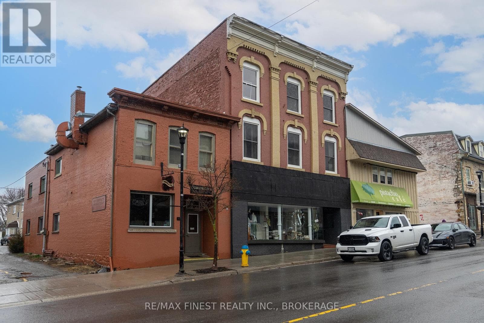 84 KING STREET E photo 4