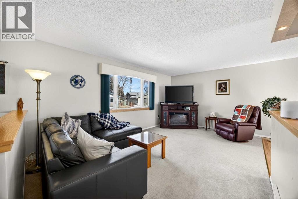 152 Maddock Way NE photo 4