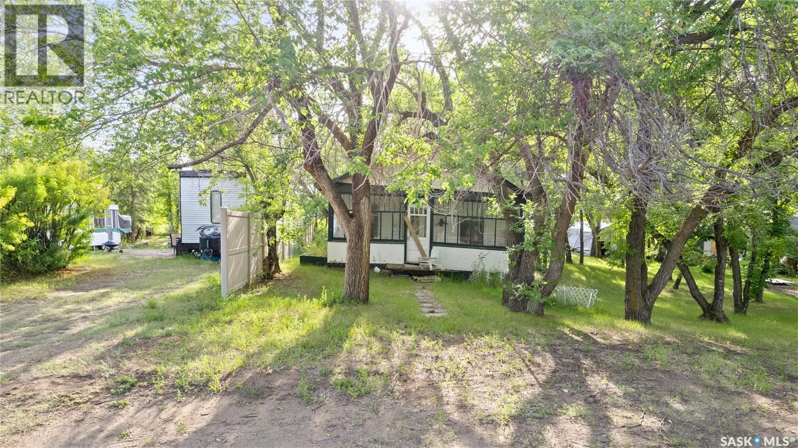 11 & 12 Rose CRESCENT