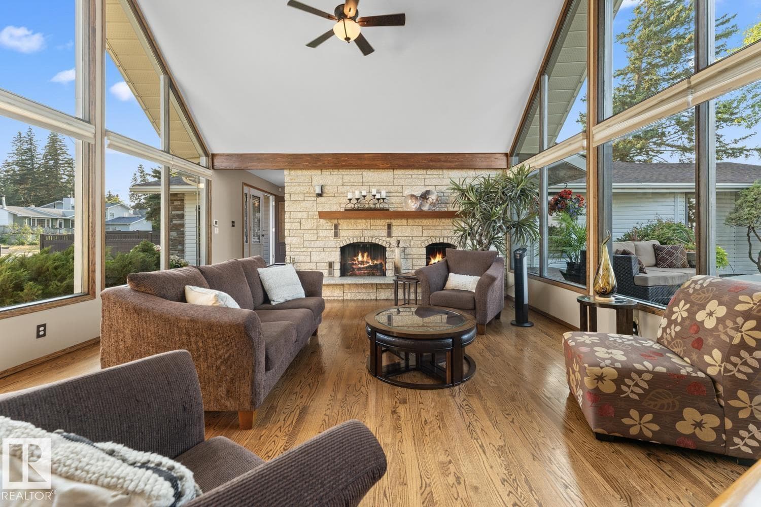 203 PINE AV — photo 4