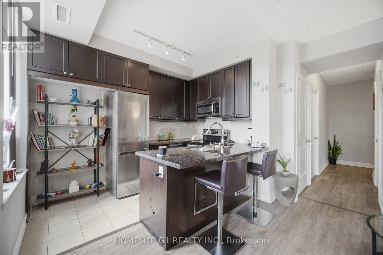 212 - 2396 MAJOR MACKENZIE DRIVE photo 3