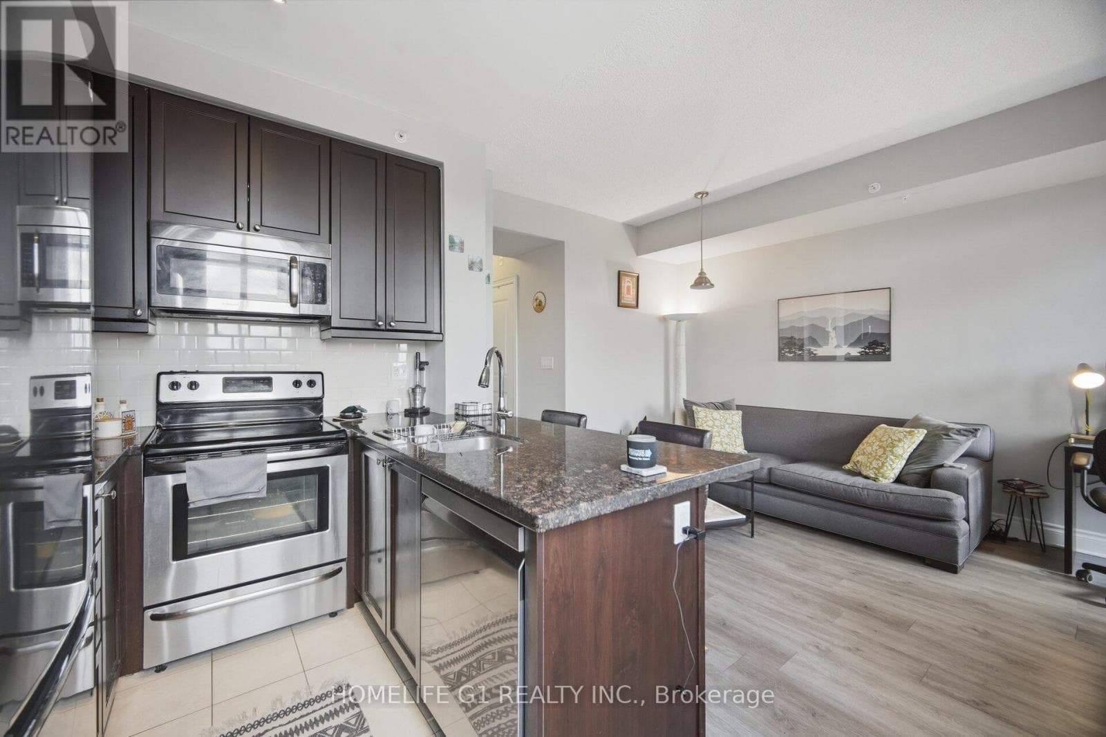 212 - 2396 MAJOR MACKENZIE DRIVE photo 5