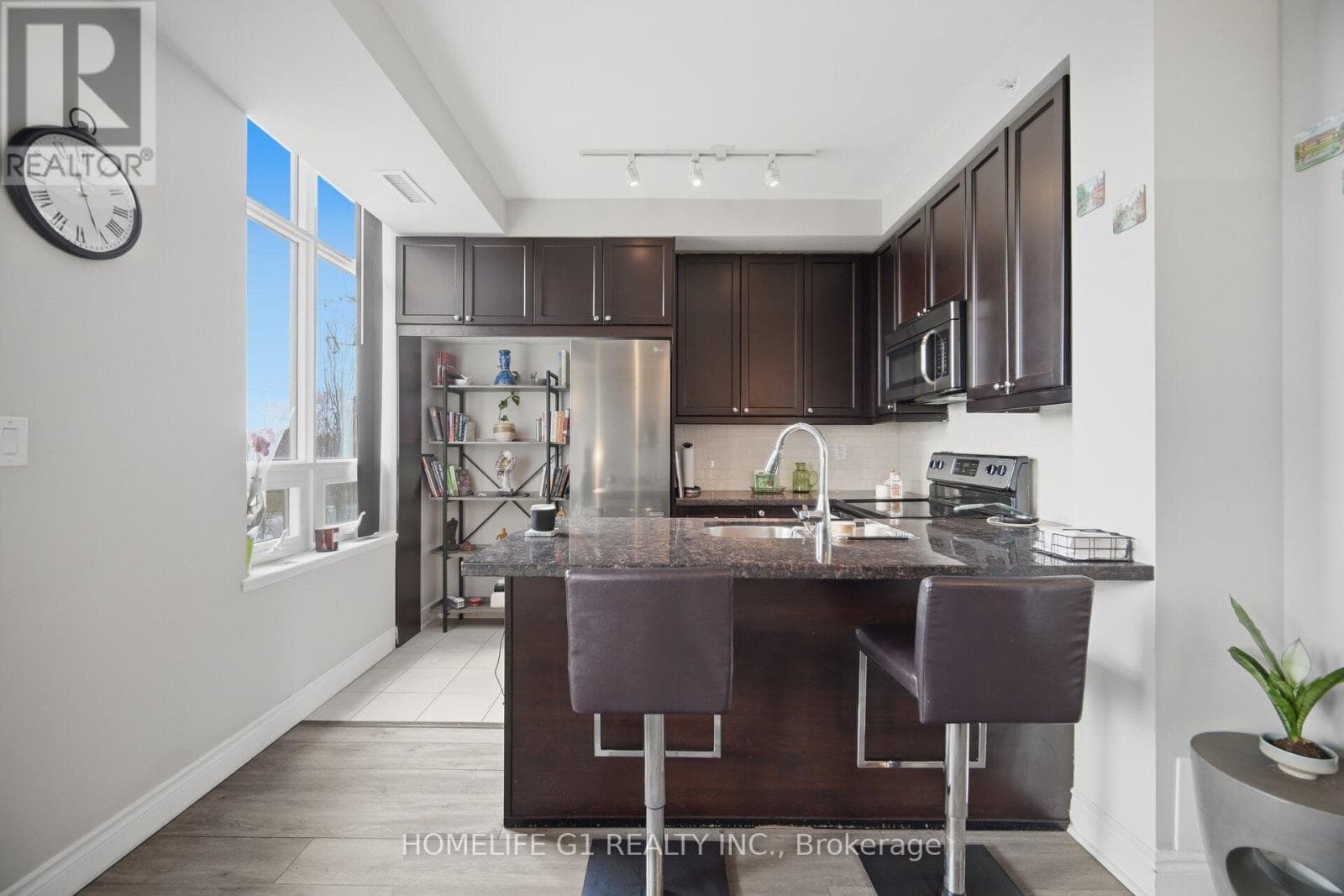 212 - 2396 MAJOR MACKENZIE DRIVE photo 4