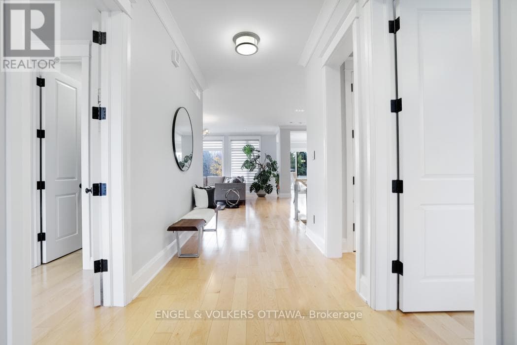 1296 BANKFIELD ROAD photo 3
