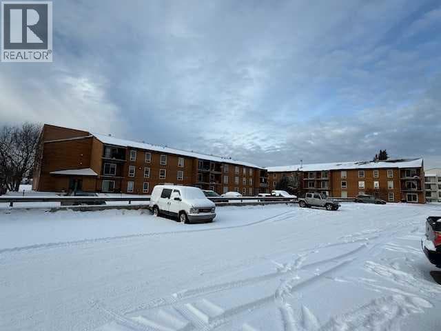 48 SUITES, 4607/4609 51 Avenue photo 2