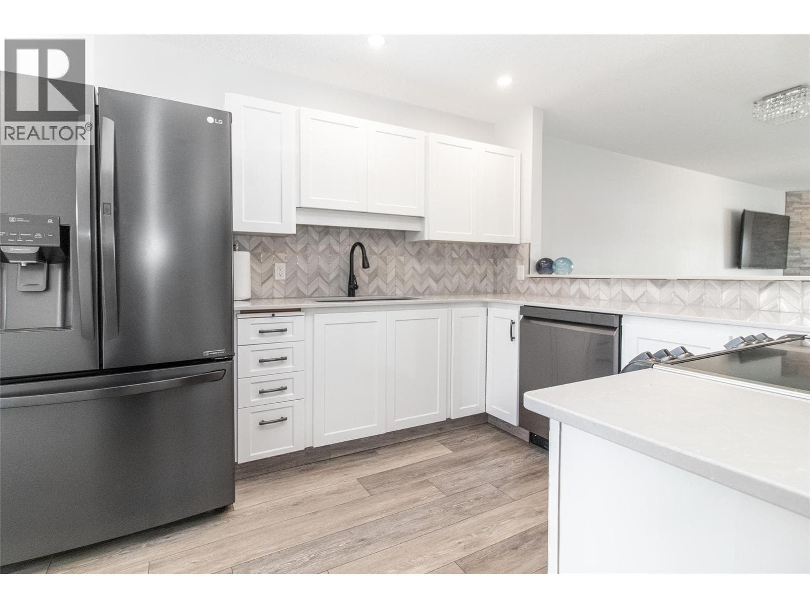 1765 Leckie Road Unit# 115 photo 4