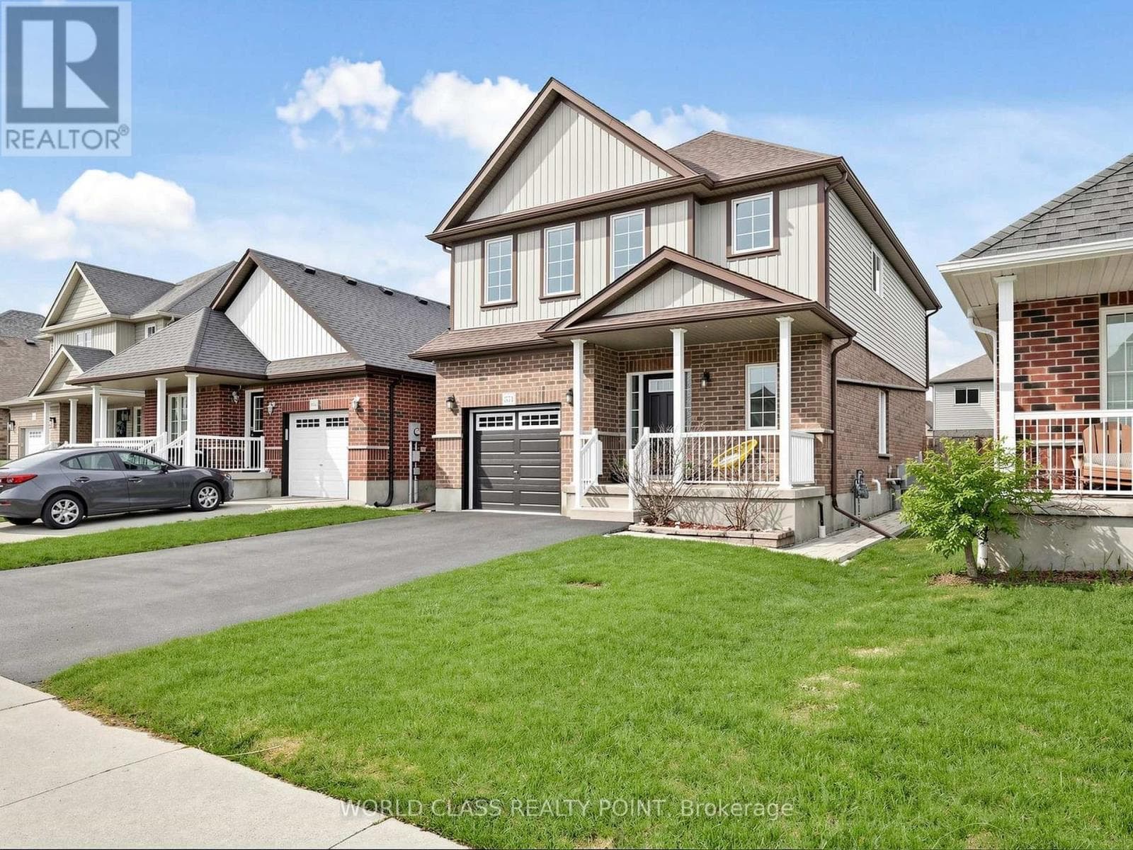 371 FINORO CRESCENT photo 2