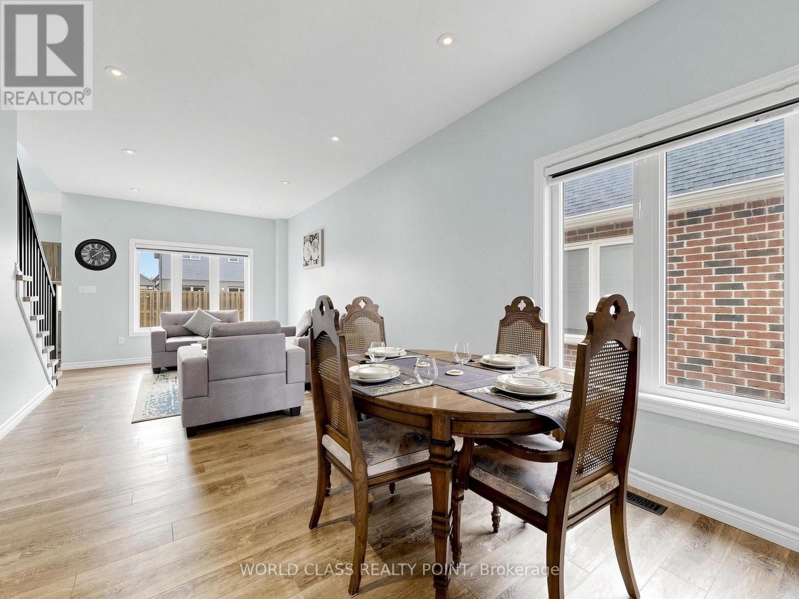 371 FINORO CRESCENT photo 8