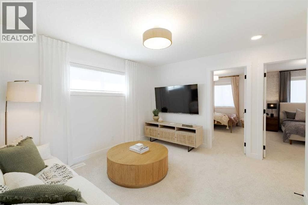 461 Rosemary Gardens SE photo 4