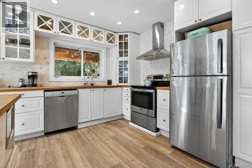 276 Winter Harbour Rd photo 2