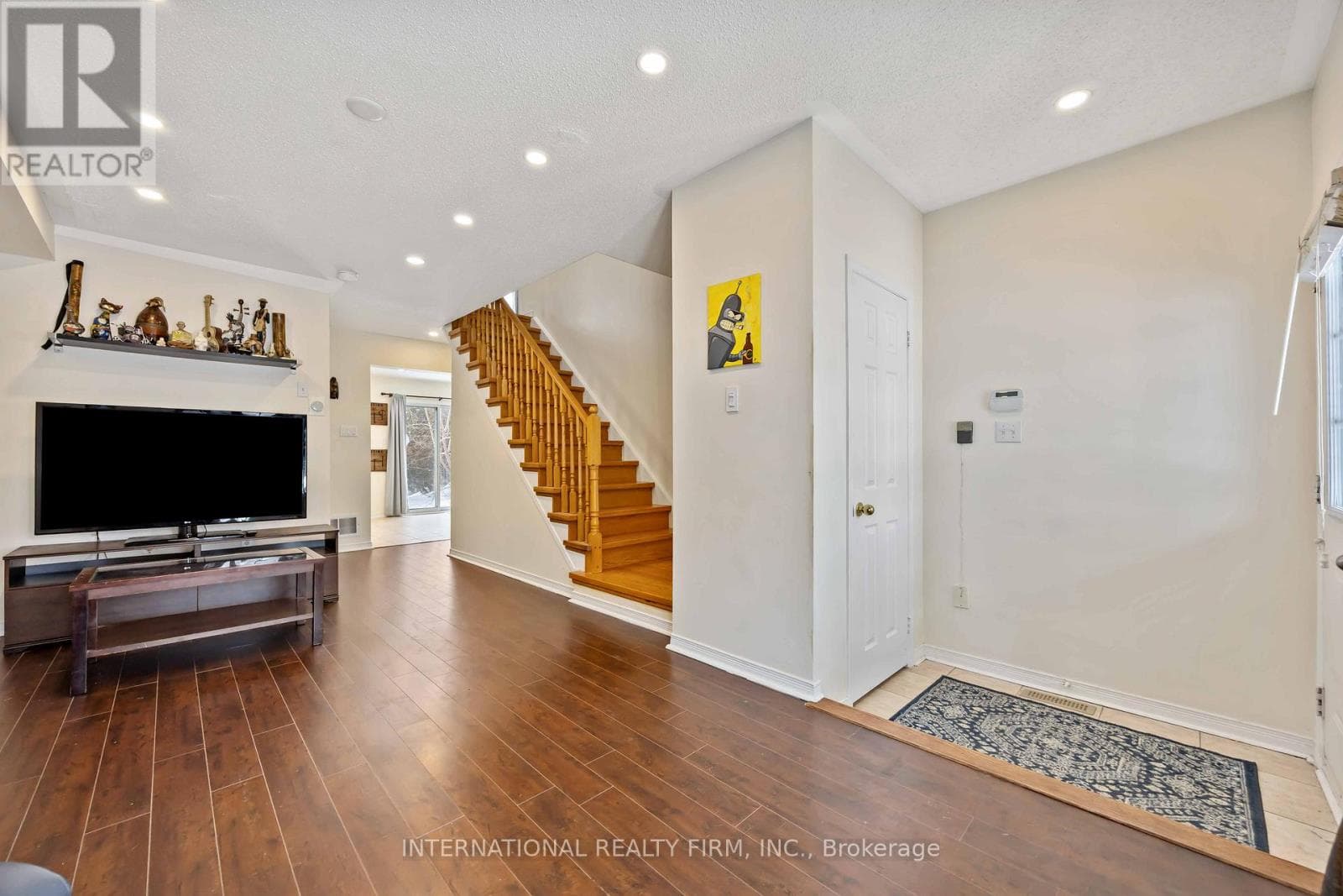 340 FLAGSTONE WAY photo 4
