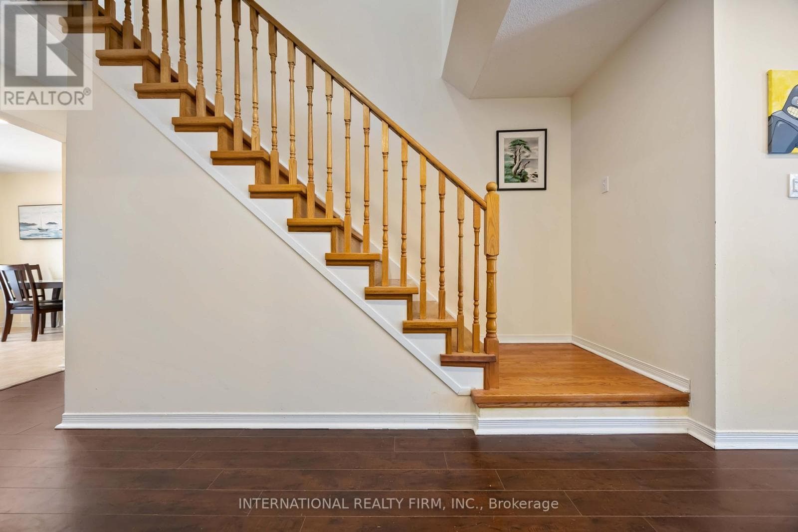 340 FLAGSTONE WAY photo 5
