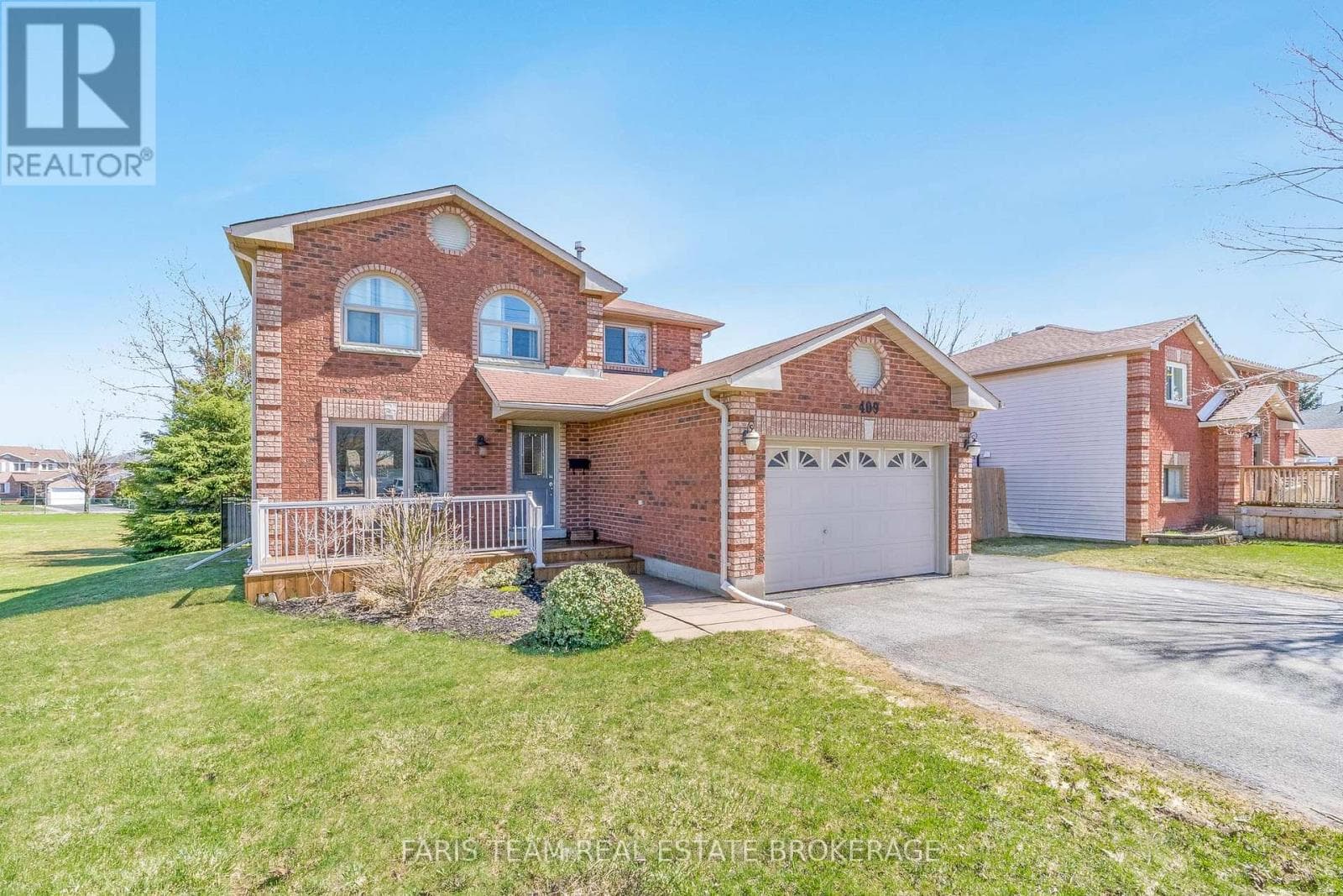 409 ANNE STREET N photo 2