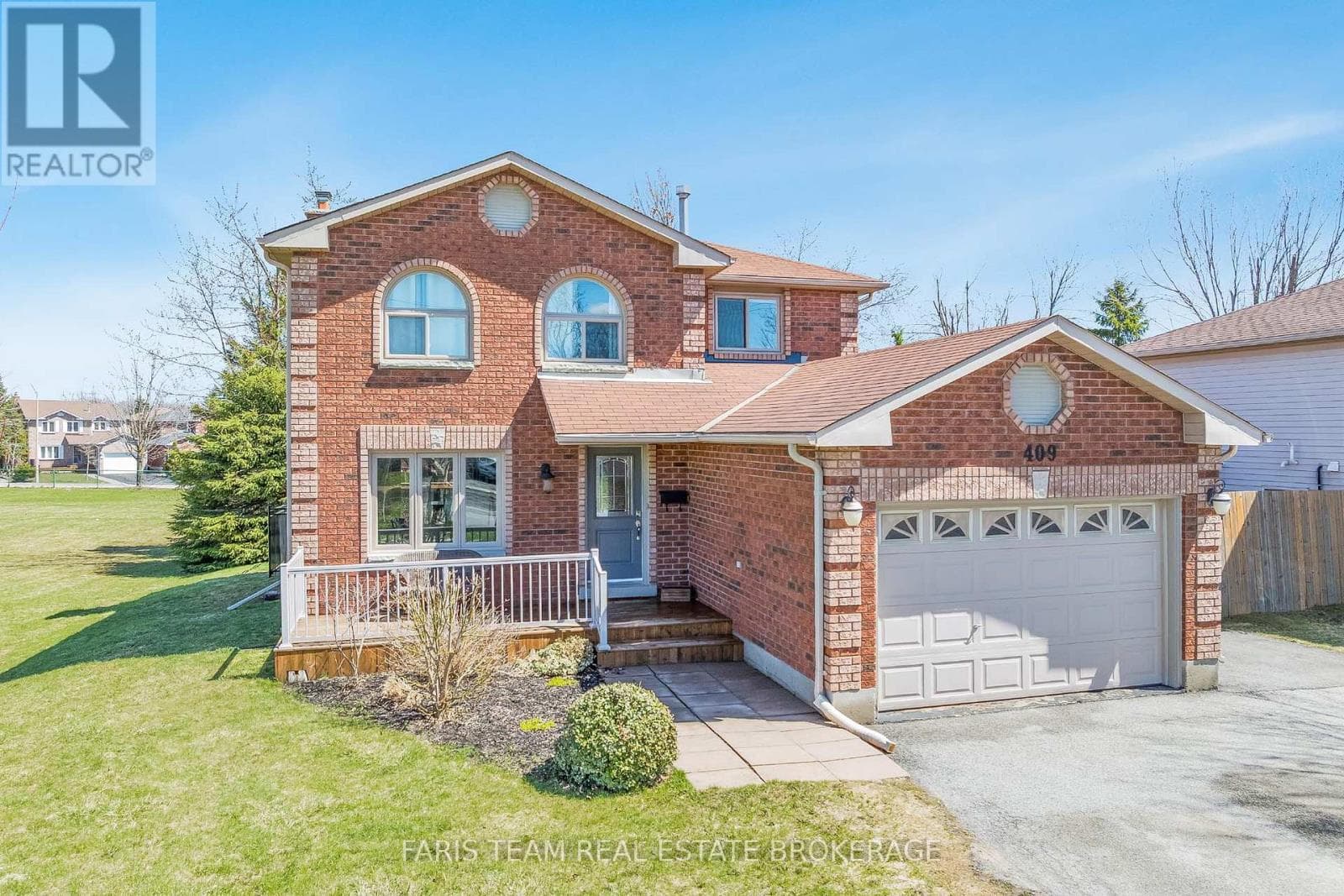 409 ANNE STREET N photo 3