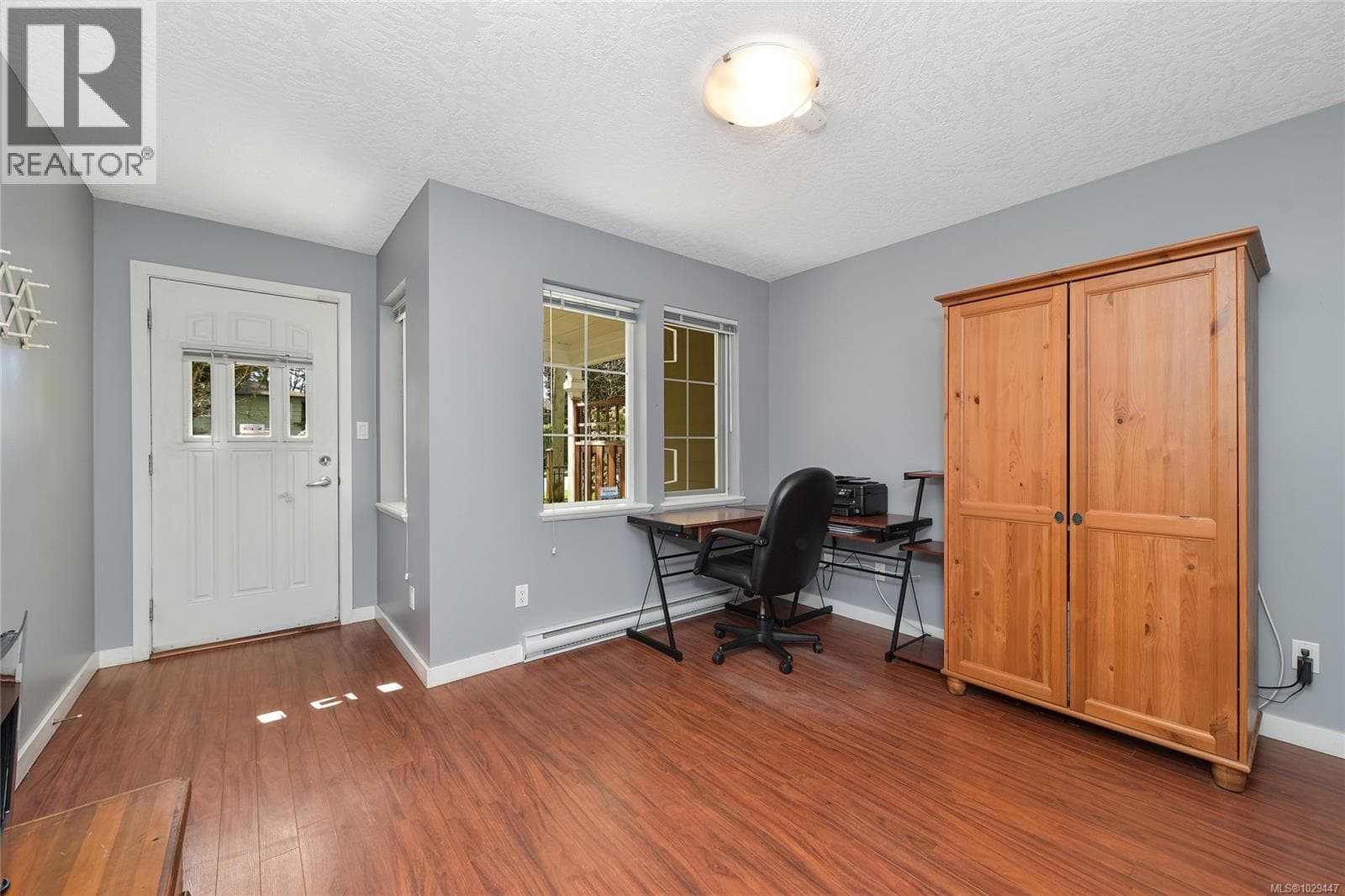 103 820 Brock Ave photo 5