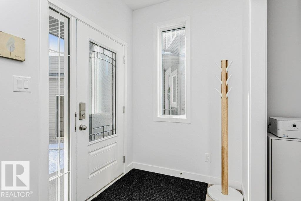 18 ELDERBERRY PT photo 3
