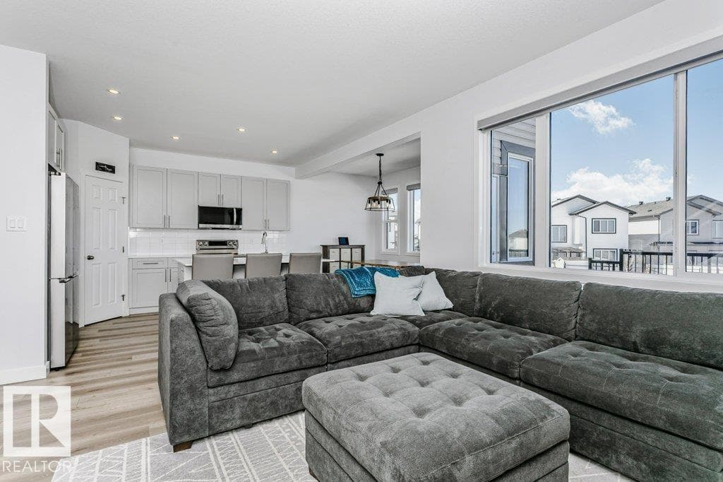 18 ELDERBERRY PT photo 5
