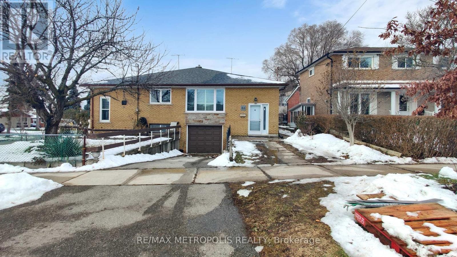 6 bed 2 bath single family at 68 PAULVALE CRESCENT — $900,000