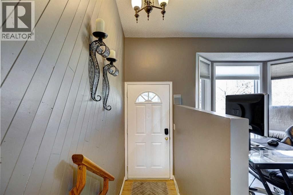 116 Macewan Ridge Close NW photo 4