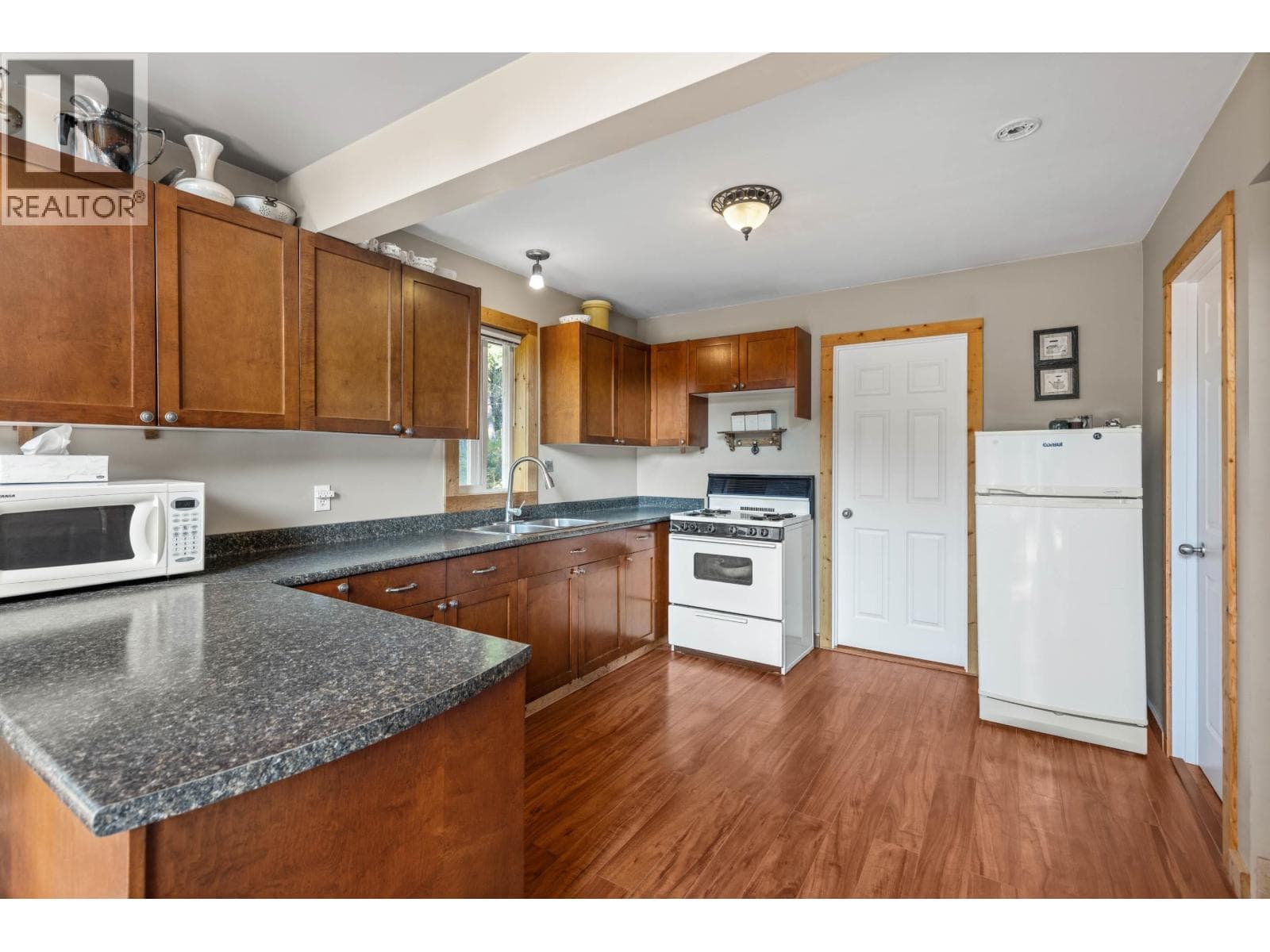 2873 BLACKWATER ROAD photo 5