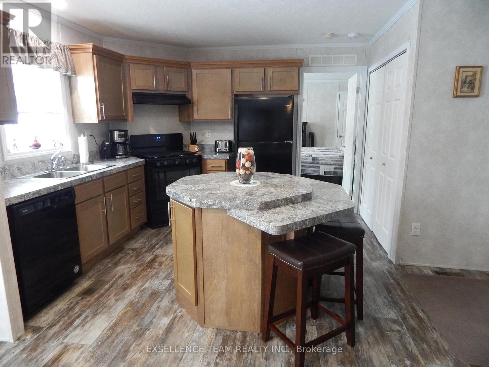 2729 CROWS NEST ROAD E photo 4
