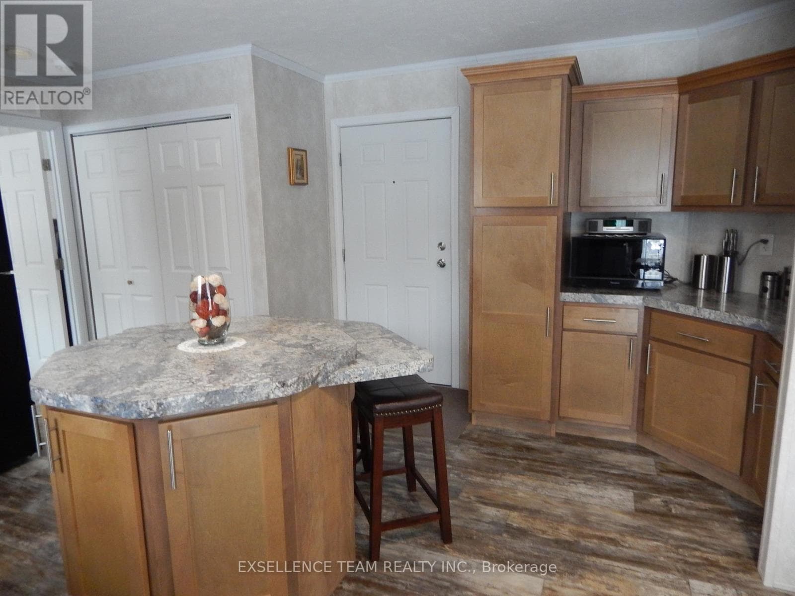 2729 CROWS NEST ROAD E photo 5