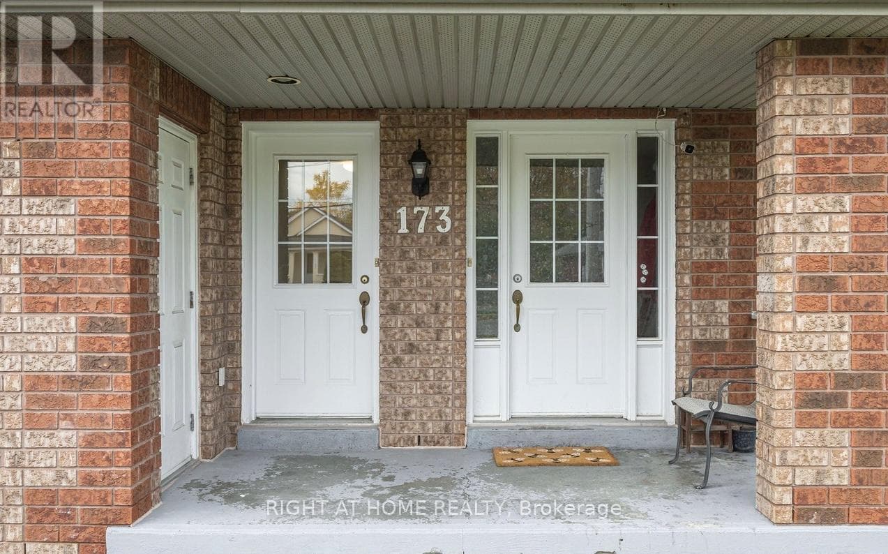 173 SIMCOE ROAD photo 3