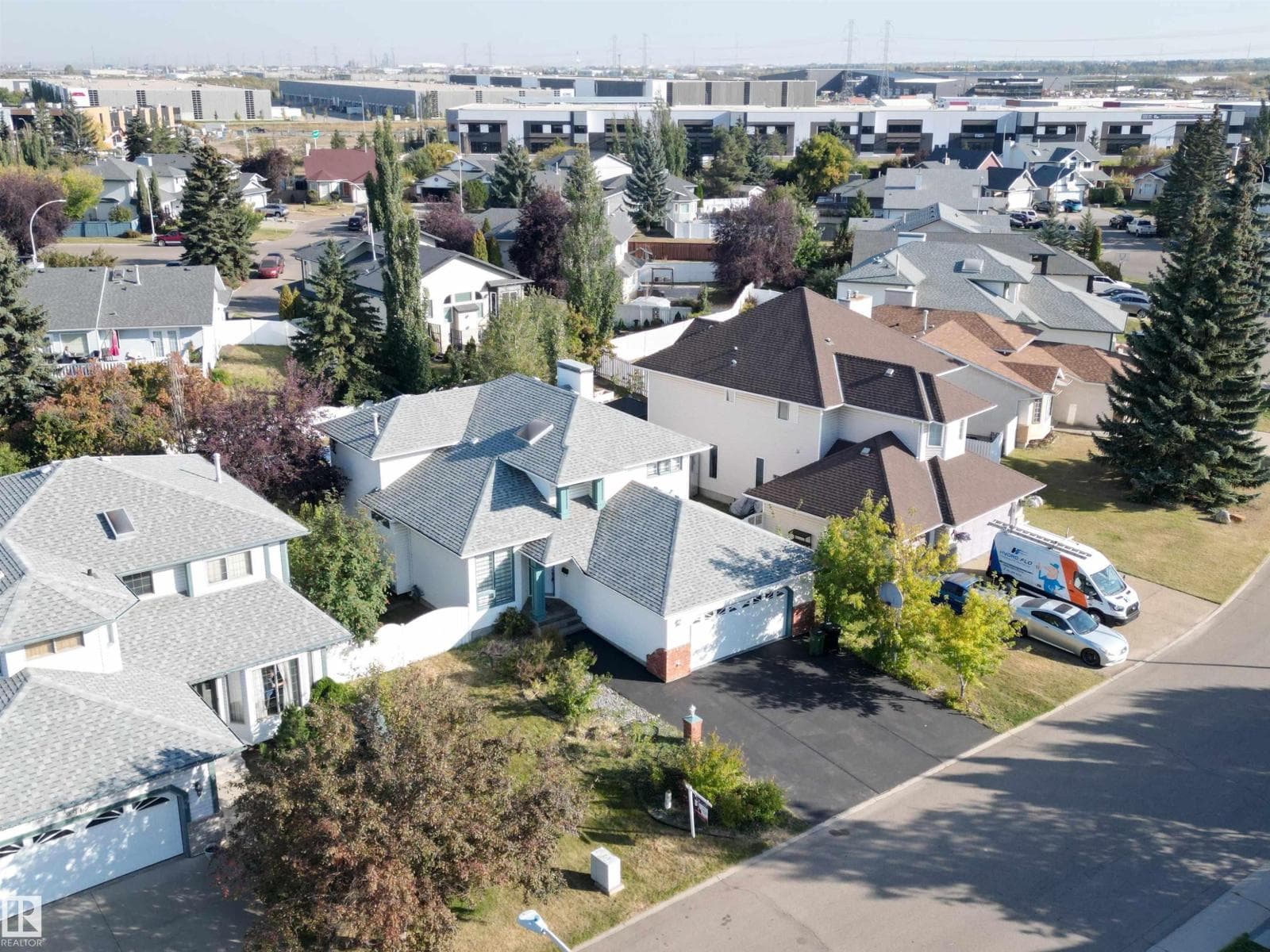 2908 44A AV NW photo 4