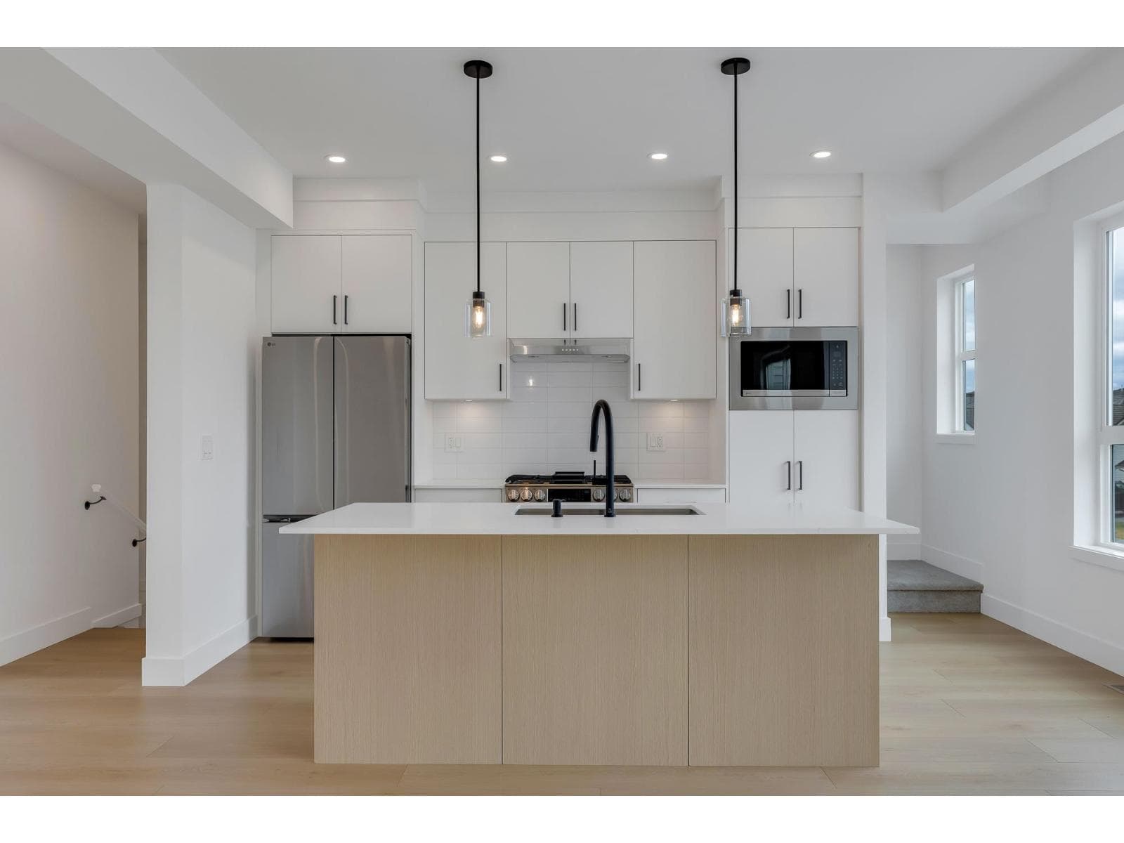 19 30501 ROBIN DRIVE photo 2