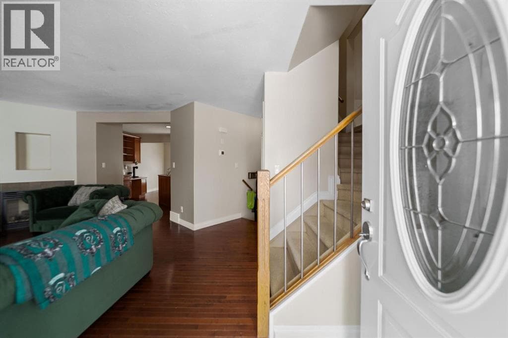 5809 28 Avenue photo 4