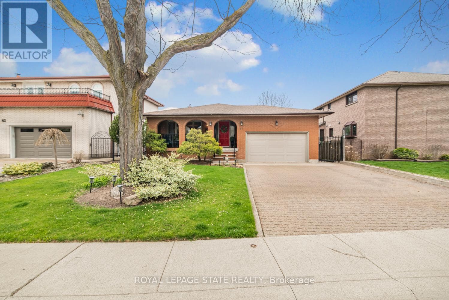 97 ALBION FALLS BOULEVARD photo 3