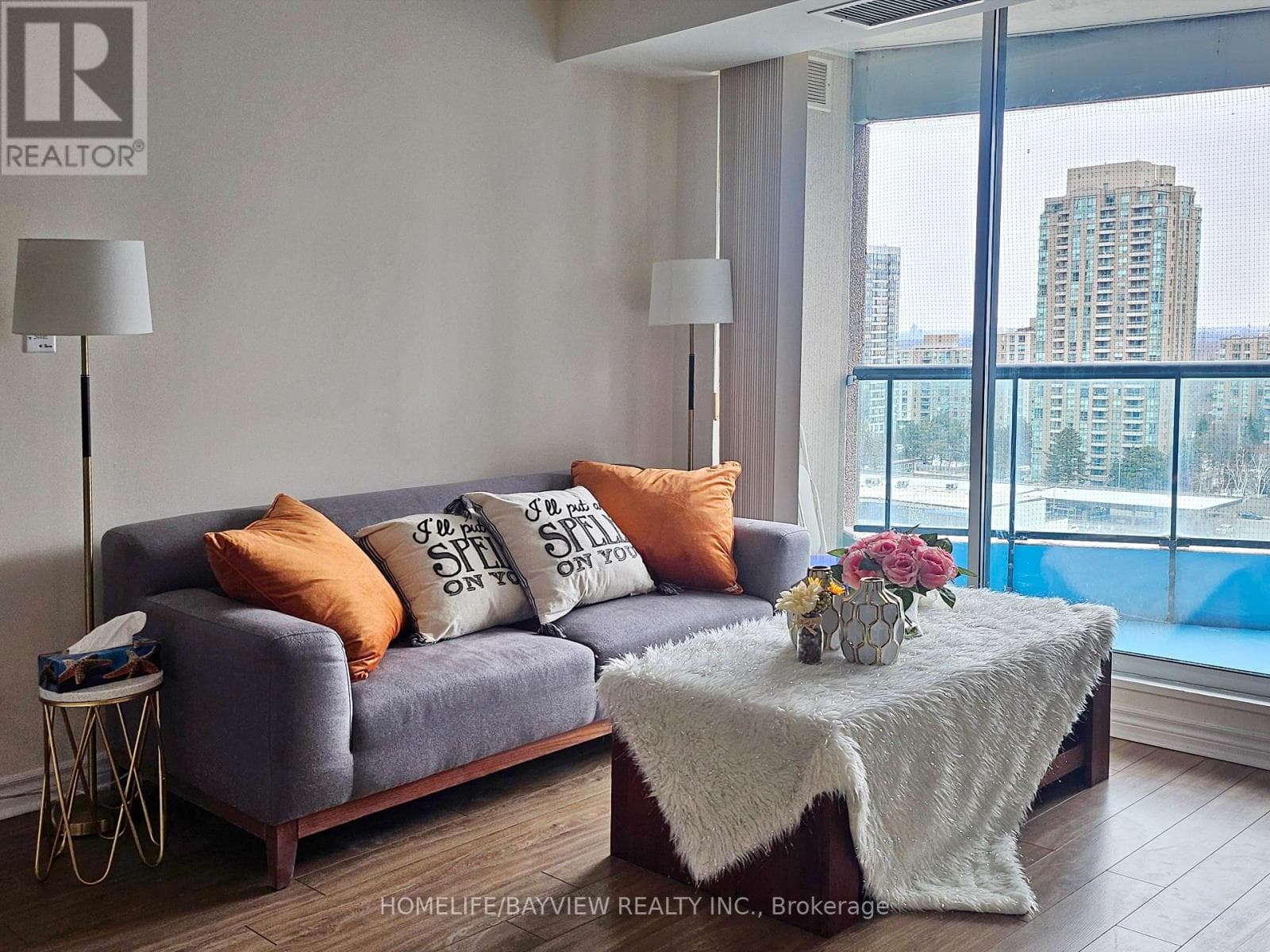 1816 - 7 LORRAINE DRIVE photo 4