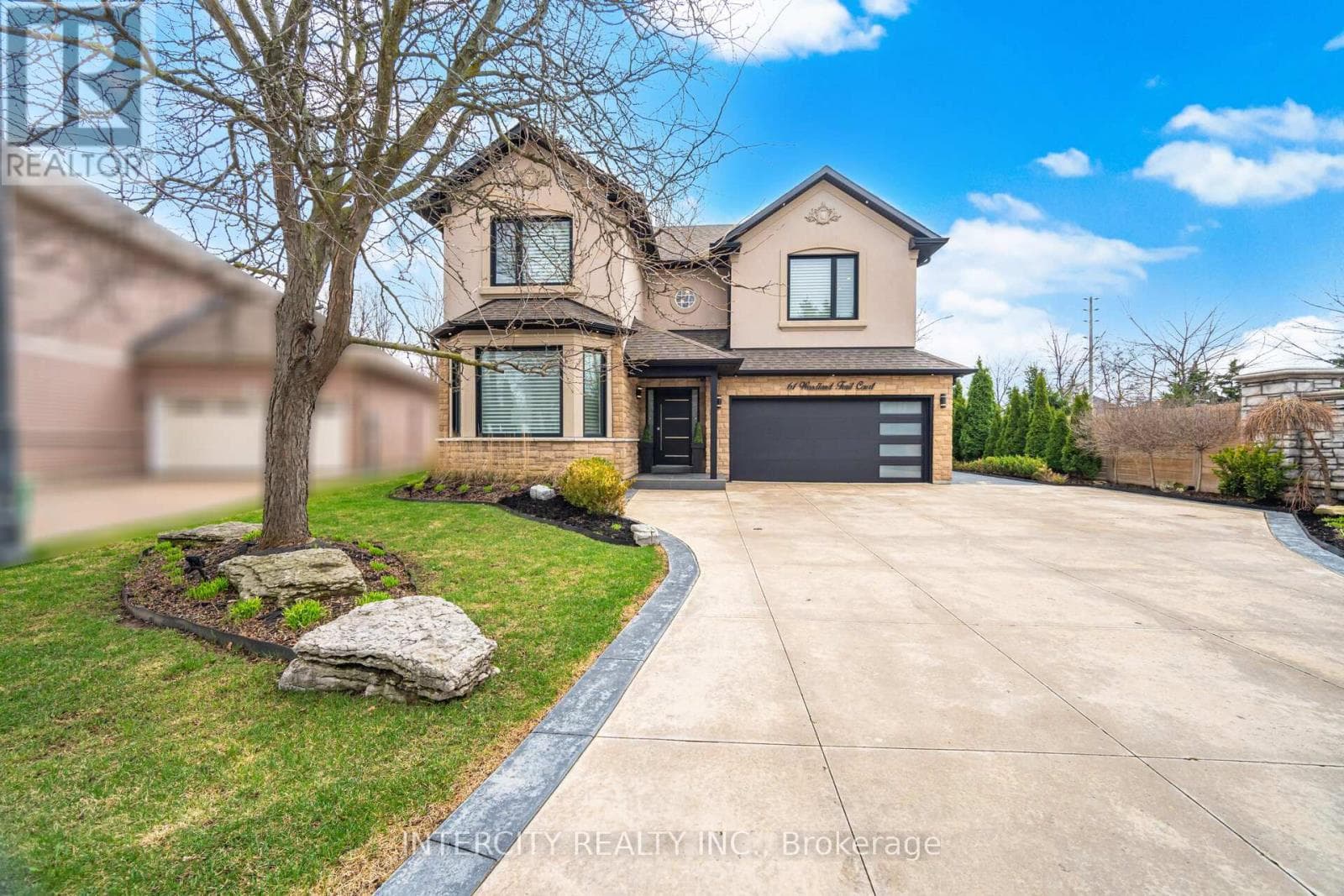 61 WOODLAND TRAIL COURT photo 2